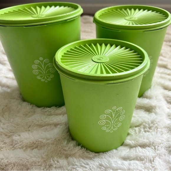 Vintage Tupperware Lime Green Nesting Canisters Kitchen Storage Retro US Set 3 - Picture 1 of 15